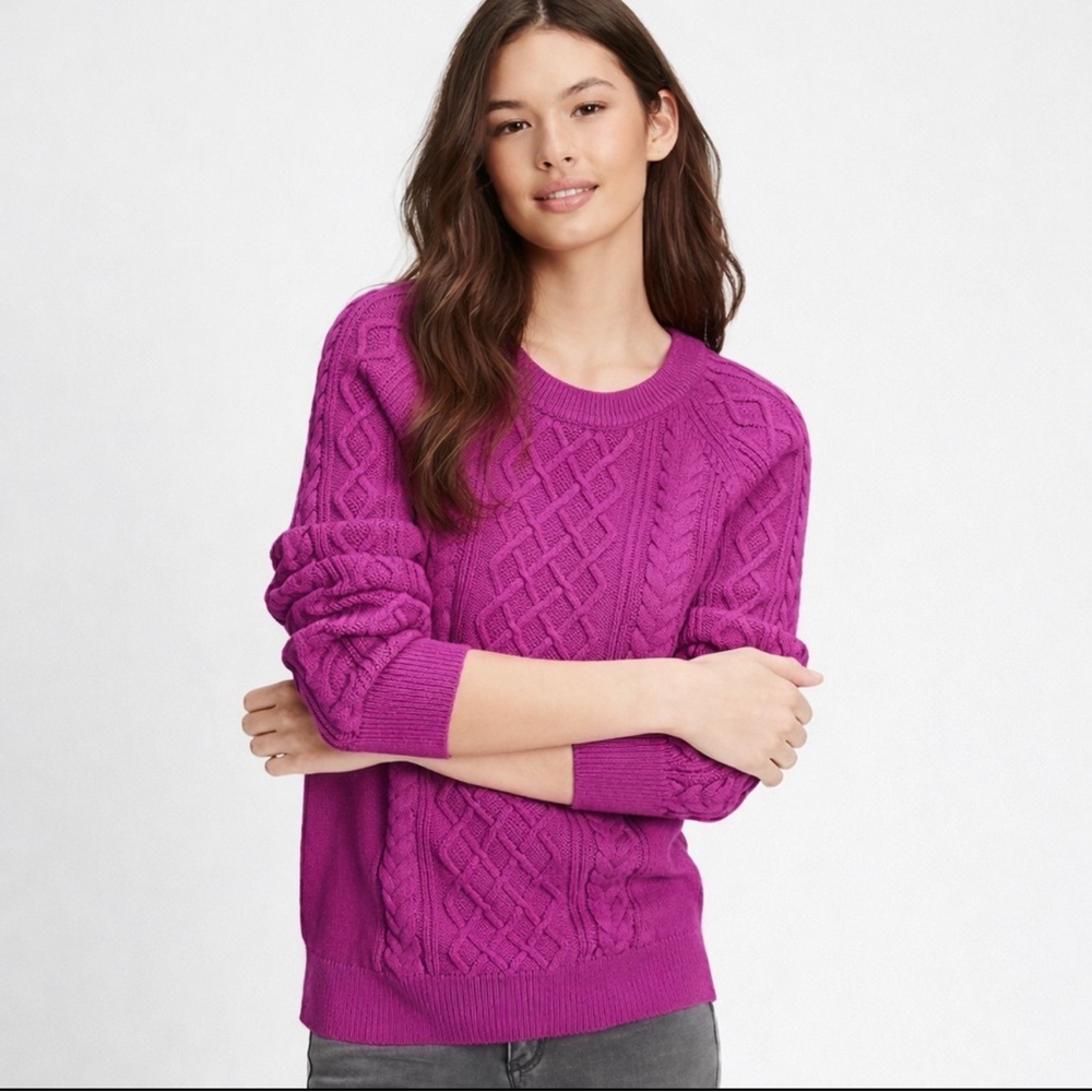 GAP Fuchsia Cable Knit Sweater Size M